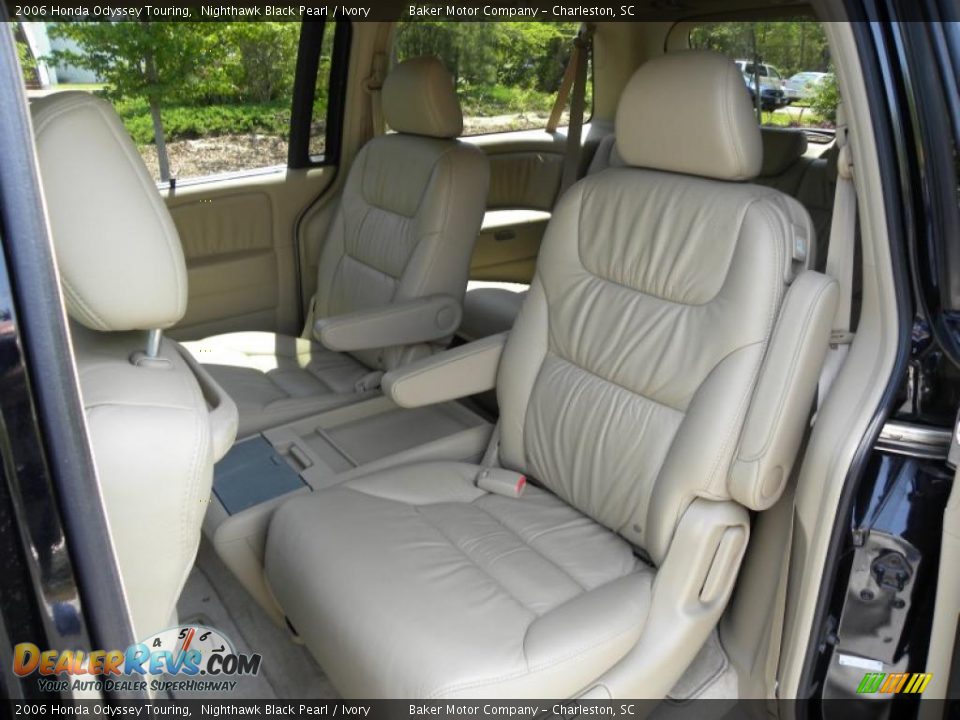 Ivory Interior - 2006 Honda Odyssey Touring Photo #9