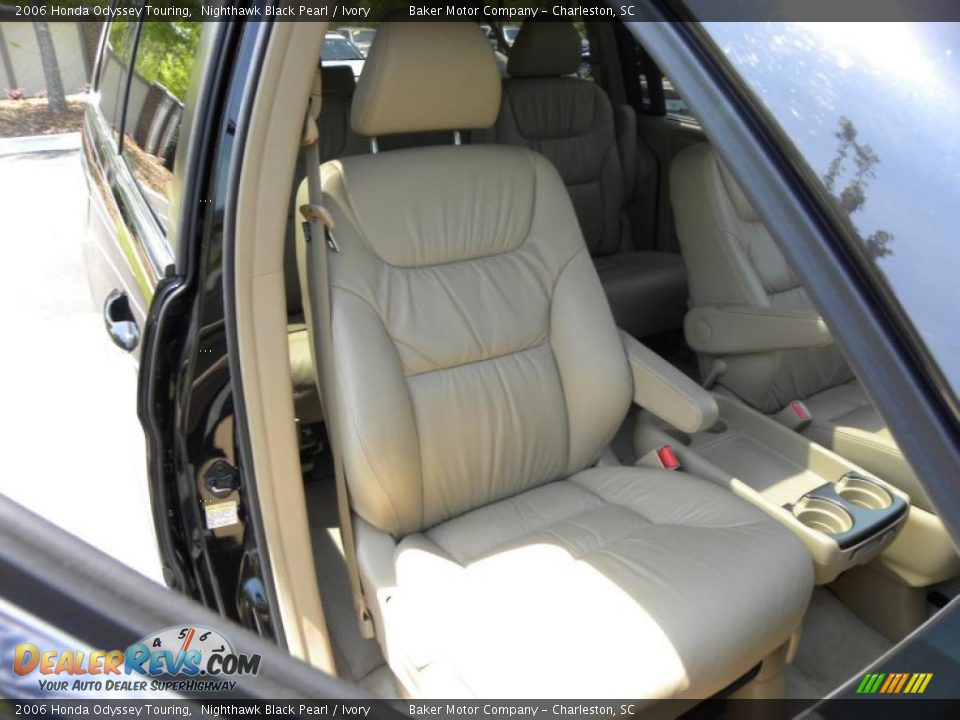 2006 Honda Odyssey Touring Nighthawk Black Pearl / Ivory Photo #12
