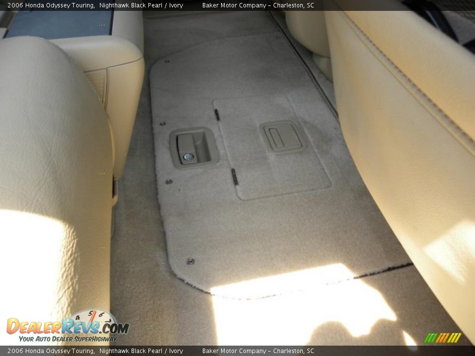 2006 Honda Odyssey Touring Nighthawk Black Pearl / Ivory Photo #16