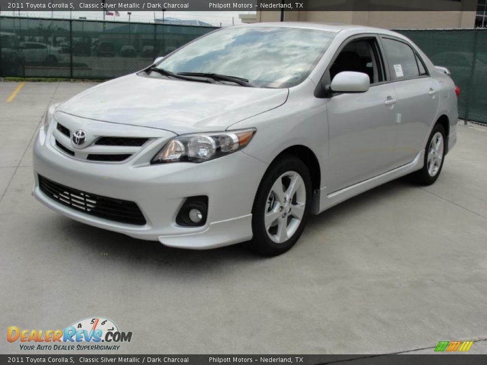 2011 toyota corolla s metallic silver #2