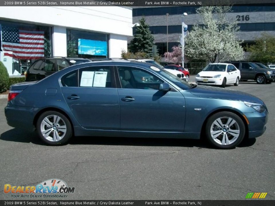 Neptune Blue Metallic 2009 BMW 5 Series 528i Sedan Photo #4