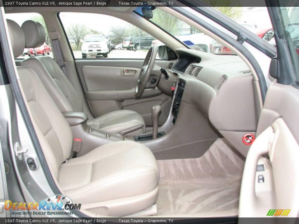 1997 Toyota Camry XLE V6 Antique Sage Pearl / Beige Photo #9