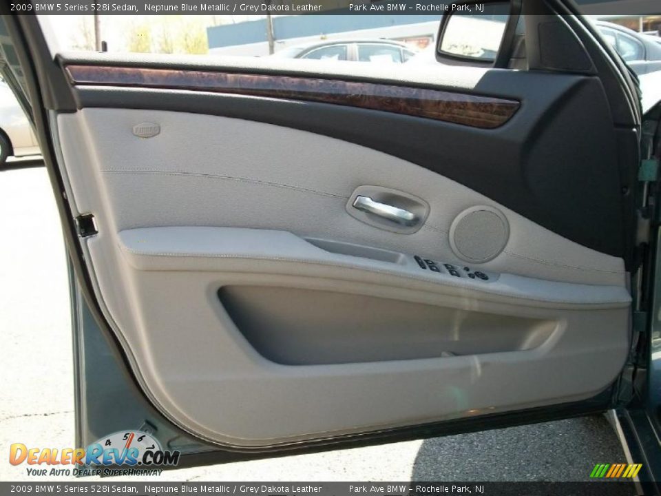 2009 BMW 5 Series 528i Sedan Neptune Blue Metallic / Grey Dakota Leather Photo #9