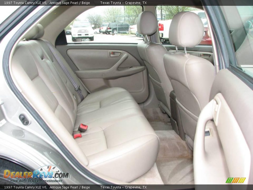 1997 Toyota Camry XLE V6 Antique Sage Pearl / Beige Photo #10