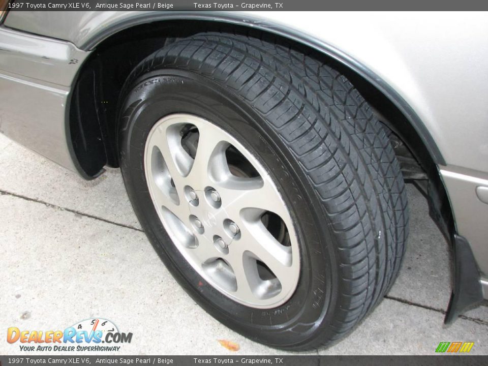 1997 Toyota Camry XLE V6 Antique Sage Pearl / Beige Photo #13