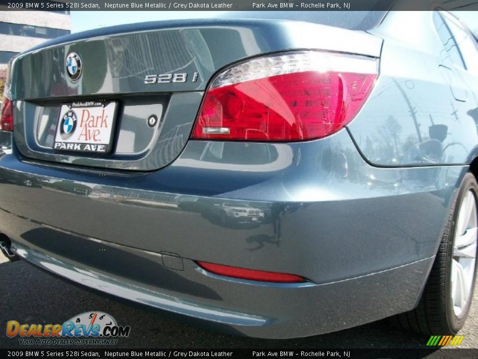 2009 BMW 5 Series 528i Sedan Neptune Blue Metallic / Grey Dakota Leather Photo #23