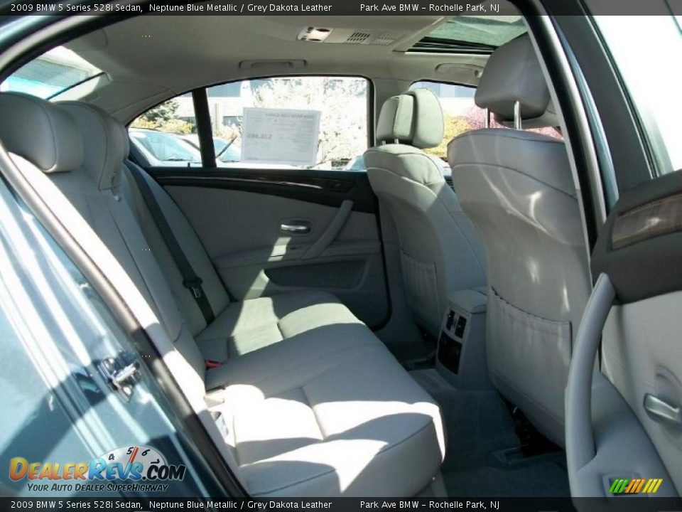 2009 BMW 5 Series 528i Sedan Neptune Blue Metallic / Grey Dakota Leather Photo #25