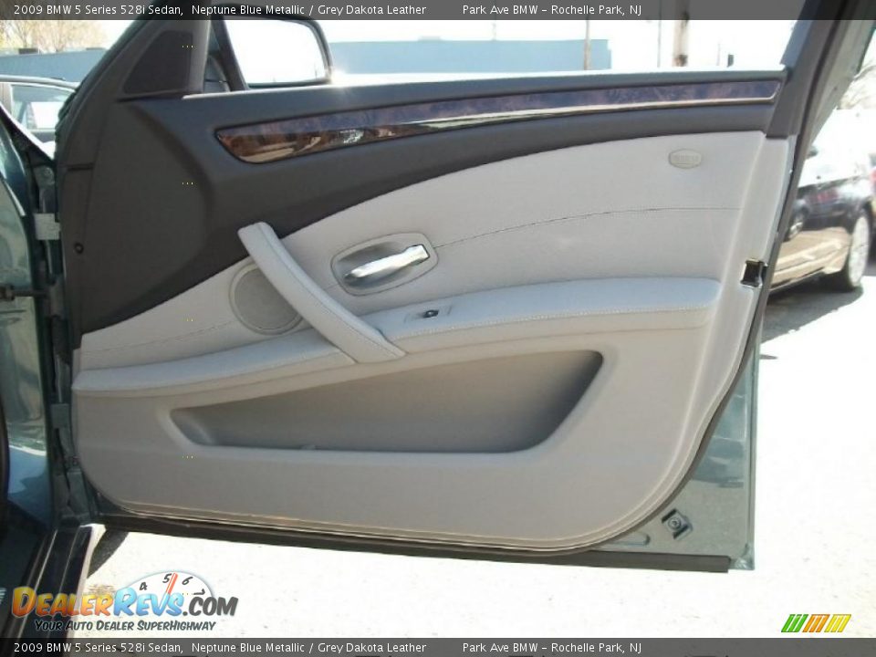 2009 BMW 5 Series 528i Sedan Neptune Blue Metallic / Grey Dakota Leather Photo #26