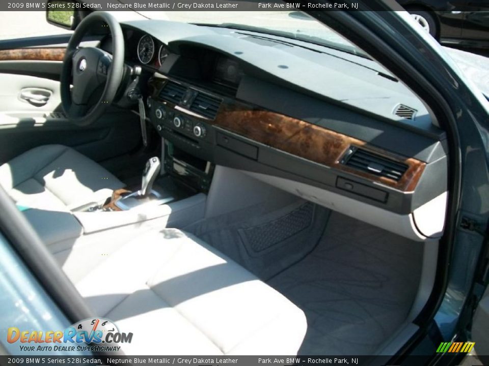 2009 BMW 5 Series 528i Sedan Neptune Blue Metallic / Grey Dakota Leather Photo #27