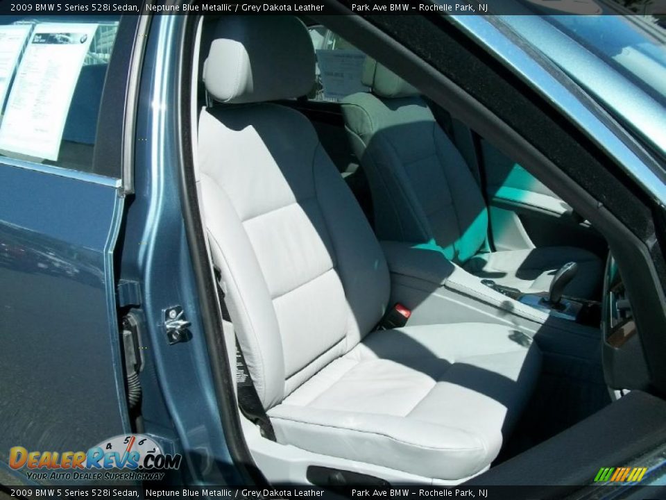 2009 BMW 5 Series 528i Sedan Neptune Blue Metallic / Grey Dakota Leather Photo #30