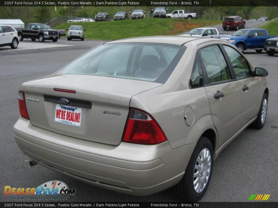 2007 Ford Focus ZX4 S Sedan Pueblo Gold Metallic / Dark Pebble/Light Pebble Photo #6