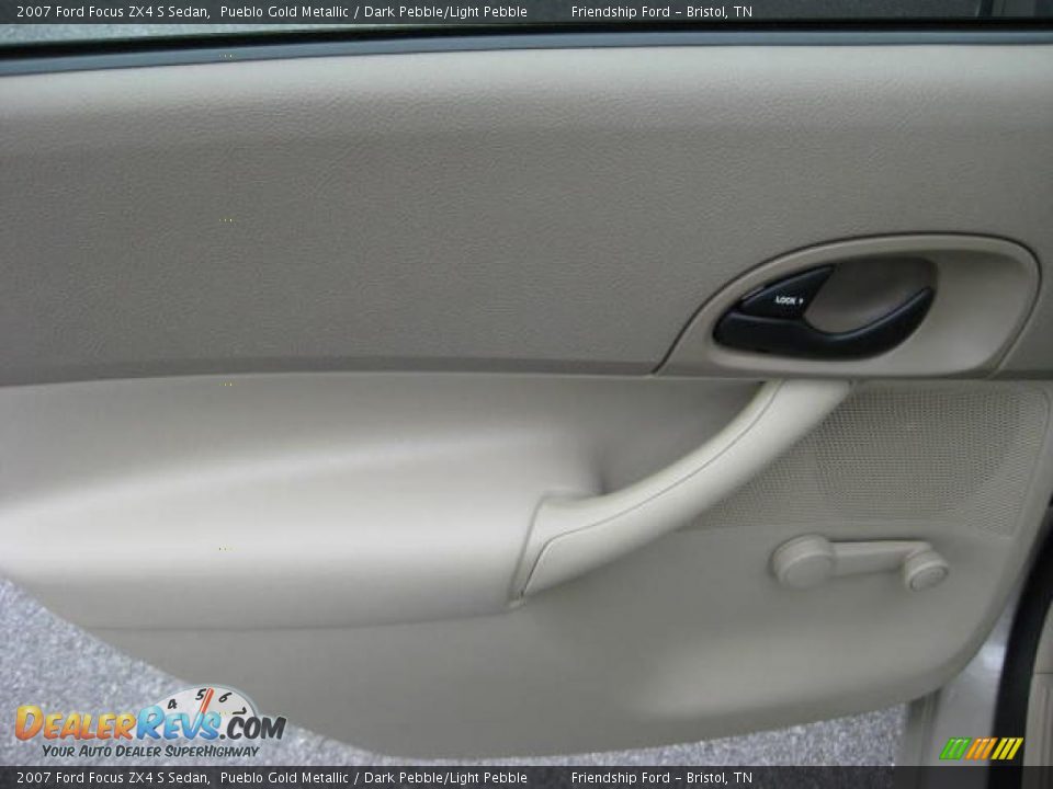 2007 Ford Focus ZX4 S Sedan Pueblo Gold Metallic / Dark Pebble/Light Pebble Photo #16