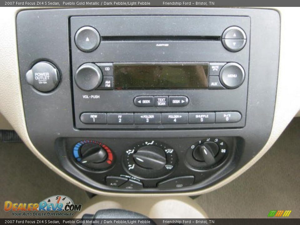 Controls of 2007 Ford Focus ZX4 S Sedan Photo #18