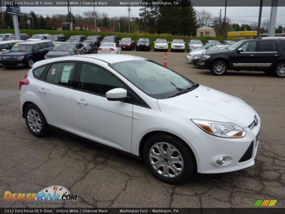 2012 Ford Focus SE 5-Door Oxford White / Charcoal Black Photo #6