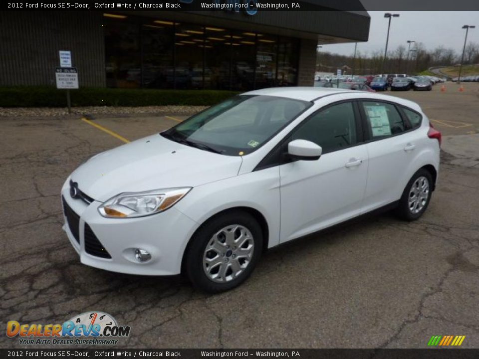 2012 Ford Focus SE 5-Door Oxford White / Charcoal Black Photo #8