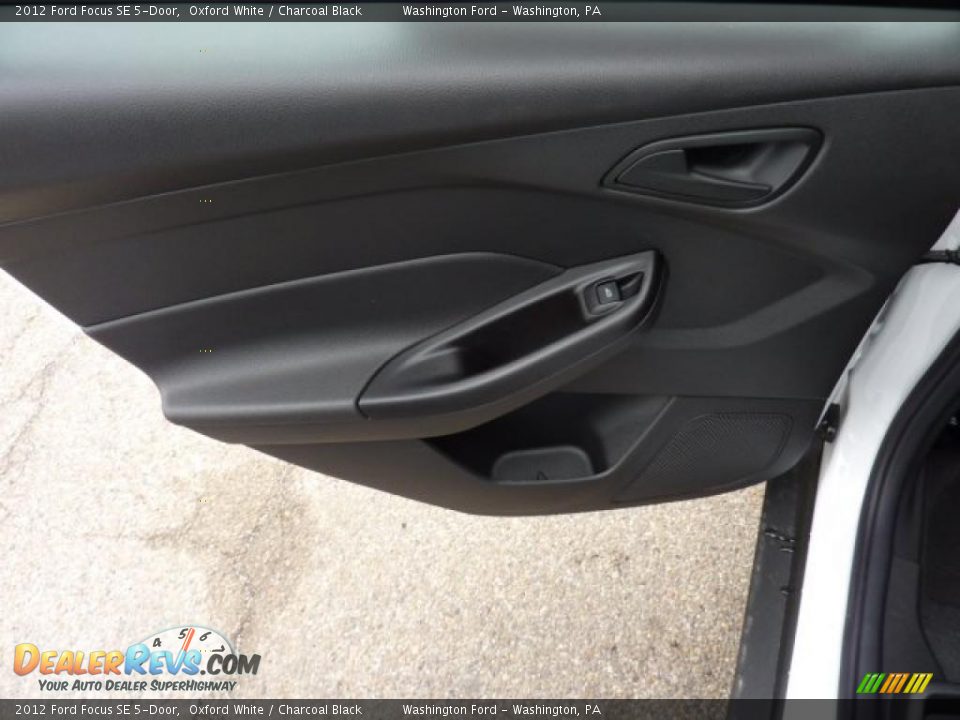 2012 Ford Focus SE 5-Door Oxford White / Charcoal Black Photo #14