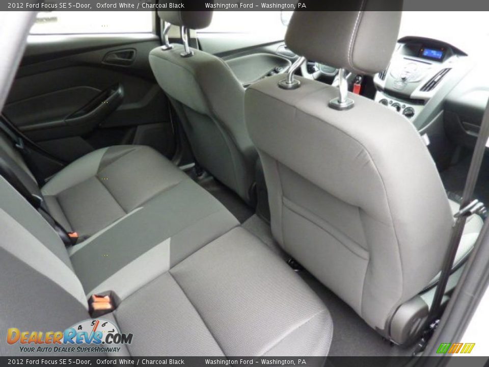 2012 Ford Focus SE 5-Door Oxford White / Charcoal Black Photo #15