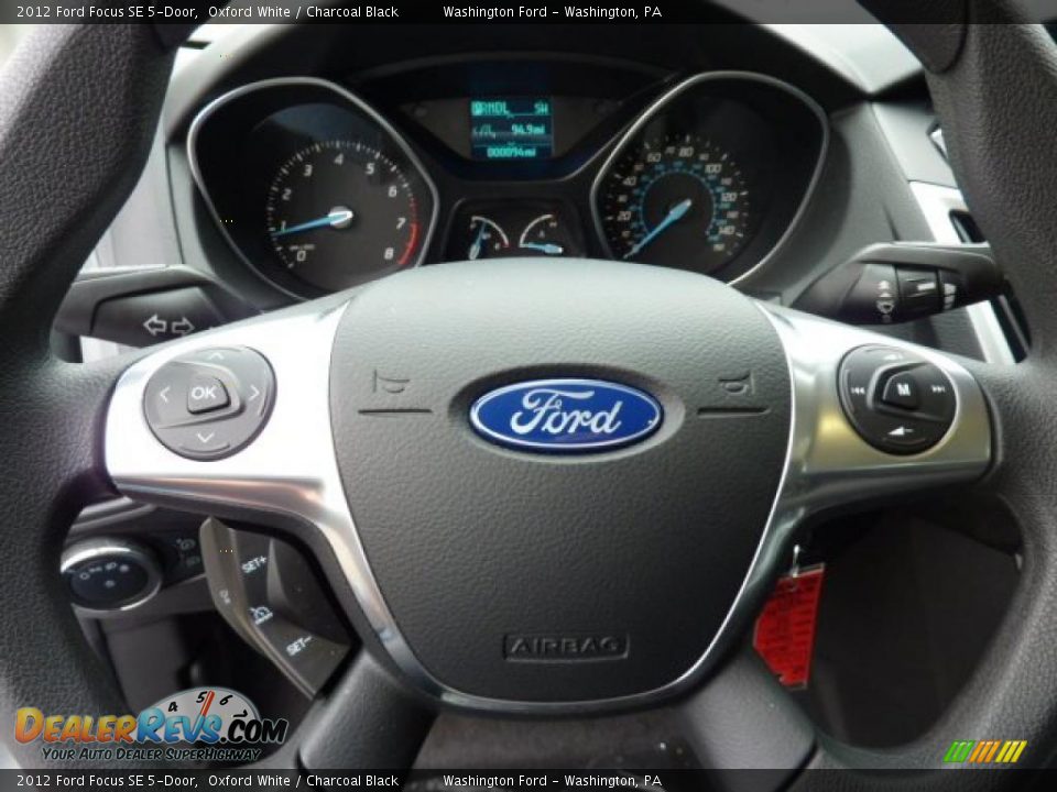 Controls of 2012 Ford Focus SE 5-Door Photo #19