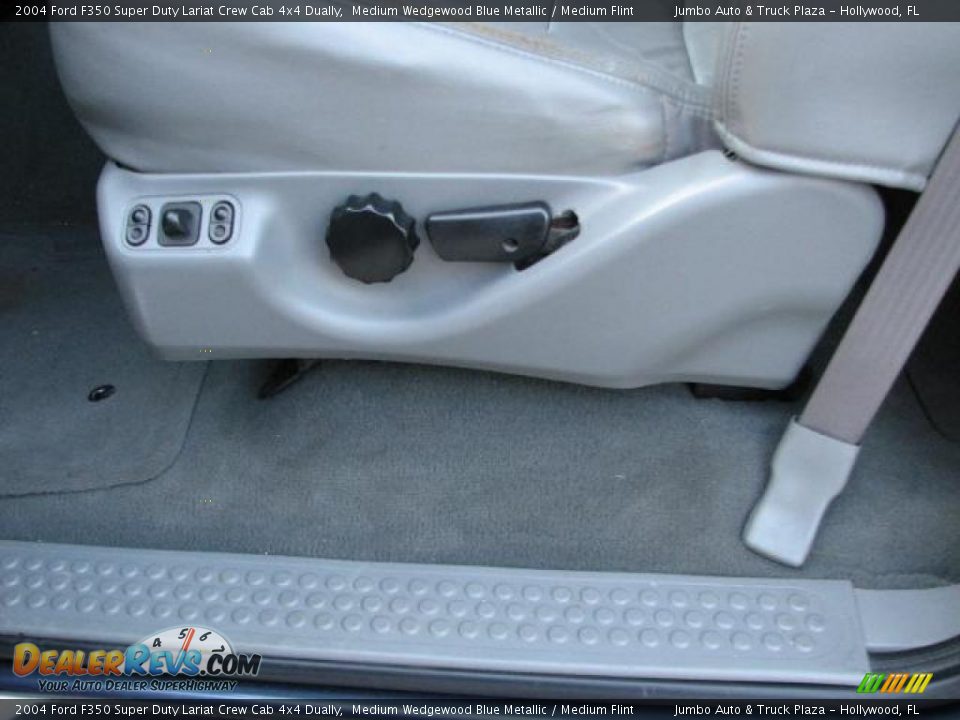 2004 Ford F350 Super Duty Lariat Crew Cab 4x4 Dually Medium Wedgewood Blue Metallic / Medium Flint Photo #24