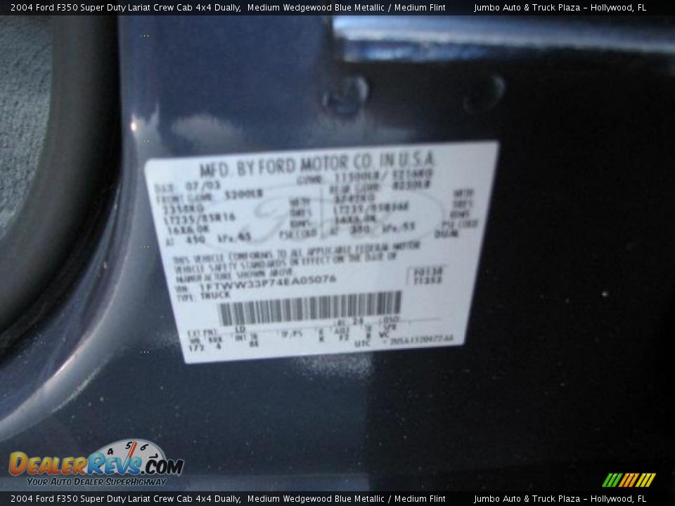 2004 Ford F350 Super Duty Lariat Crew Cab 4x4 Dually Medium Wedgewood Blue Metallic / Medium Flint Photo #25