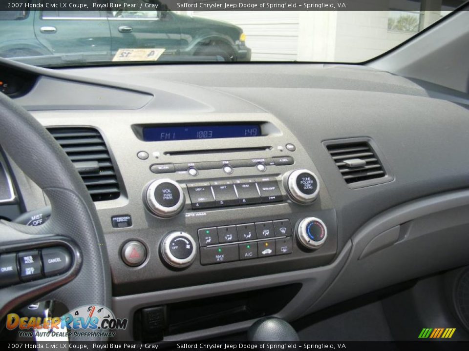 Controls of 2007 Honda Civic LX Coupe Photo #13