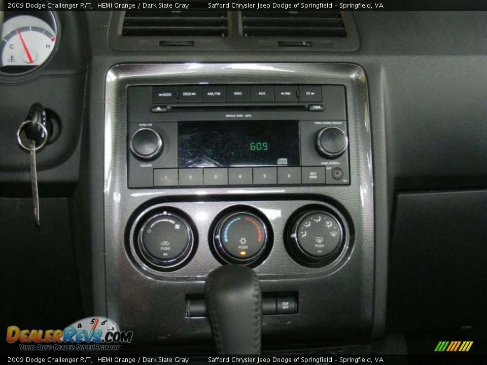 Controls of 2009 Dodge Challenger R/T Photo #17