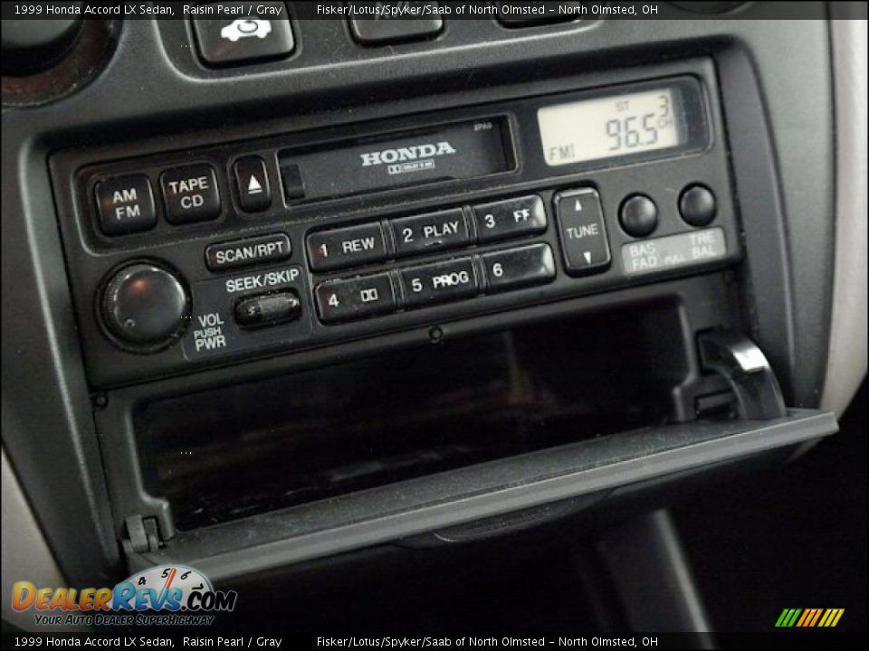 Controls of 1999 Honda Accord LX Sedan Photo #24