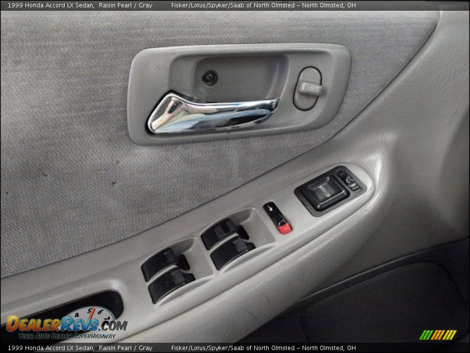 Controls of 1999 Honda Accord LX Sedan Photo #27