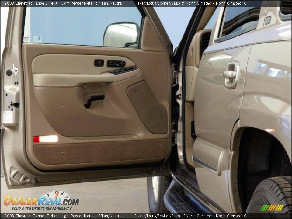 2003 Chevrolet Tahoe LT 4x4 Light Pewter Metallic / Tan/Neutral Photo #17