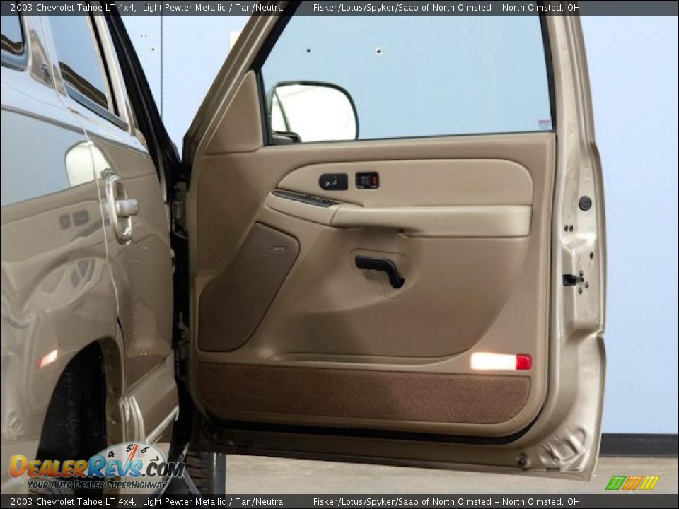 2003 Chevrolet Tahoe LT 4x4 Light Pewter Metallic / Tan/Neutral Photo #19