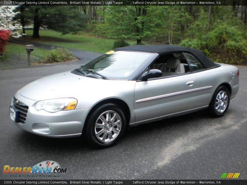 Front 3/4 View of 2005 Chrysler Sebring Limited Convertible Photo #1