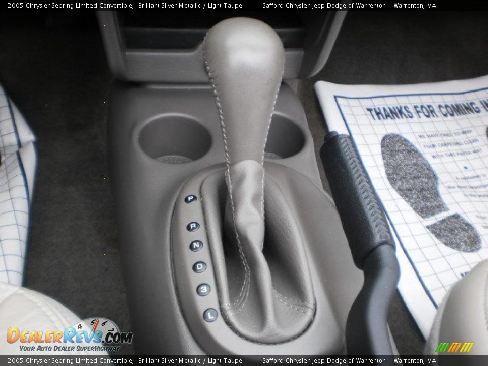 2005 Chrysler Sebring Limited Convertible Shifter Photo #21
