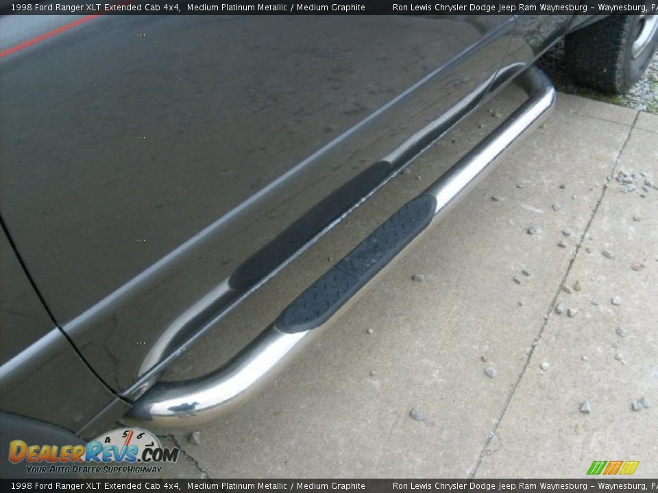 1998 Ford Ranger XLT Extended Cab 4x4 Medium Platinum Metallic / Medium Graphite Photo #10