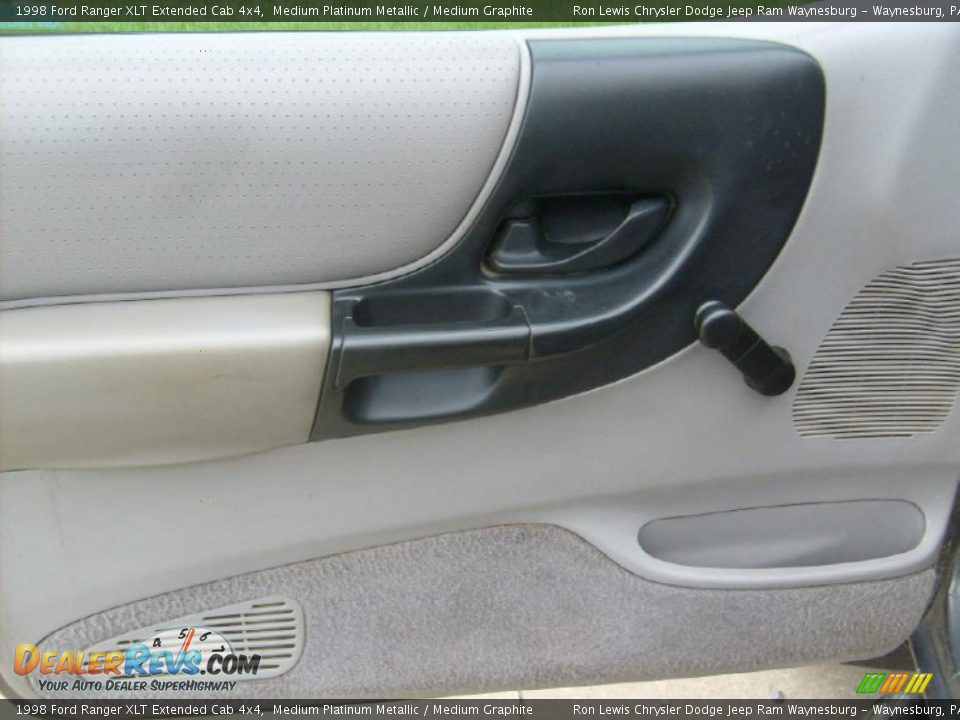 1998 Ford Ranger XLT Extended Cab 4x4 Medium Platinum Metallic / Medium Graphite Photo #13