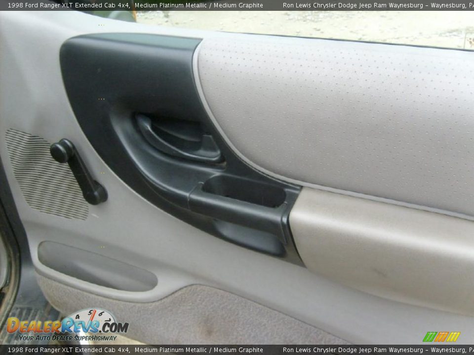 1998 Ford Ranger XLT Extended Cab 4x4 Medium Platinum Metallic / Medium Graphite Photo #19