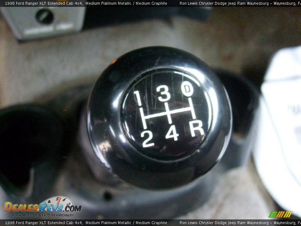 1998 Ford Ranger XLT Extended Cab 4x4 Medium Platinum Metallic / Medium Graphite Photo #22