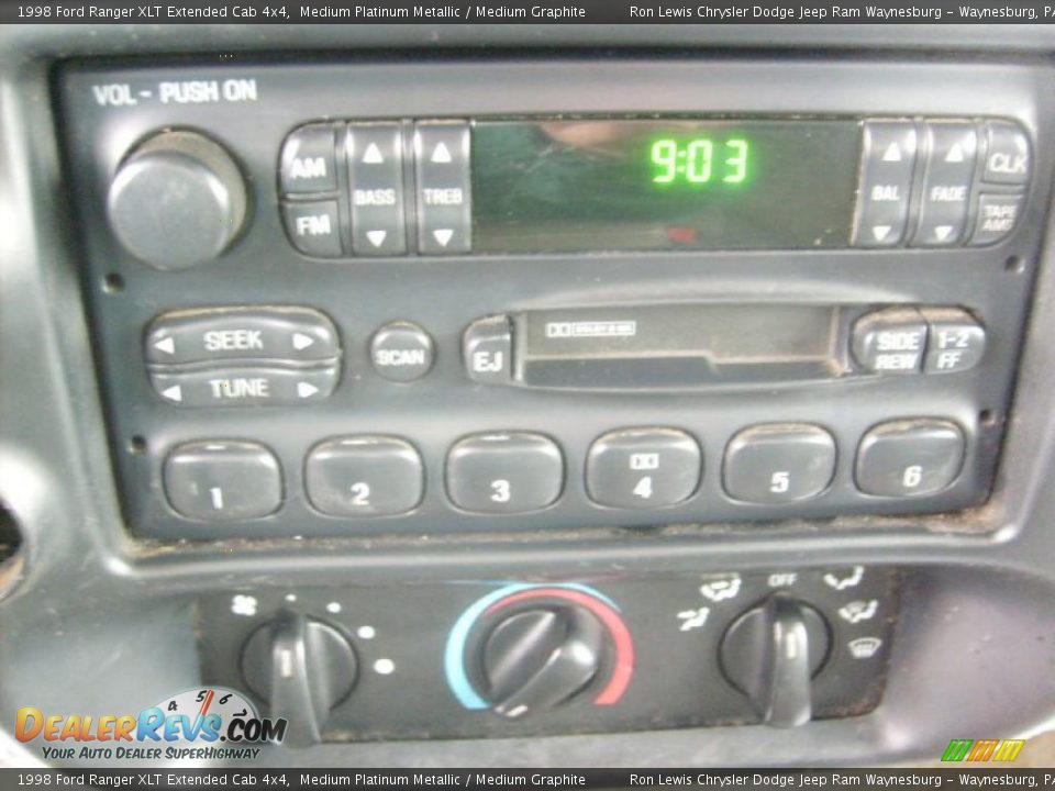 1998 Ford Ranger XLT Extended Cab 4x4 Medium Platinum Metallic / Medium Graphite Photo #24