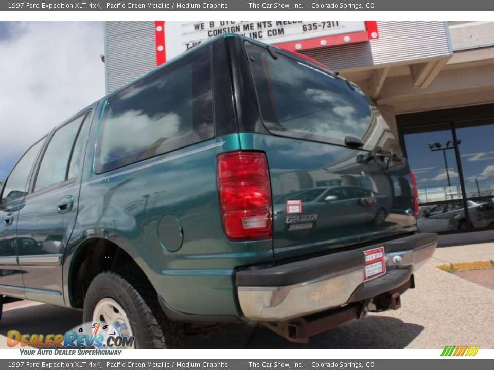 1997 Ford Expedition XLT 4x4 Pacific Green Metallic / Medium Graphite Photo #18