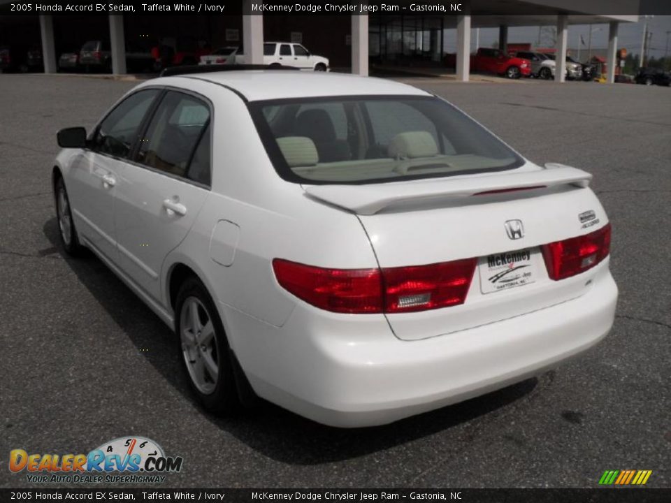 2005 Honda Accord EX Sedan Taffeta White / Ivory Photo #2