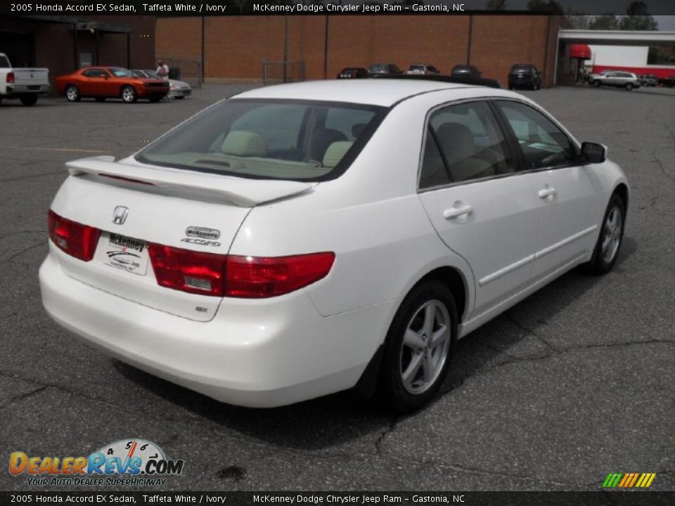 2005 Honda Accord EX Sedan Taffeta White / Ivory Photo #4