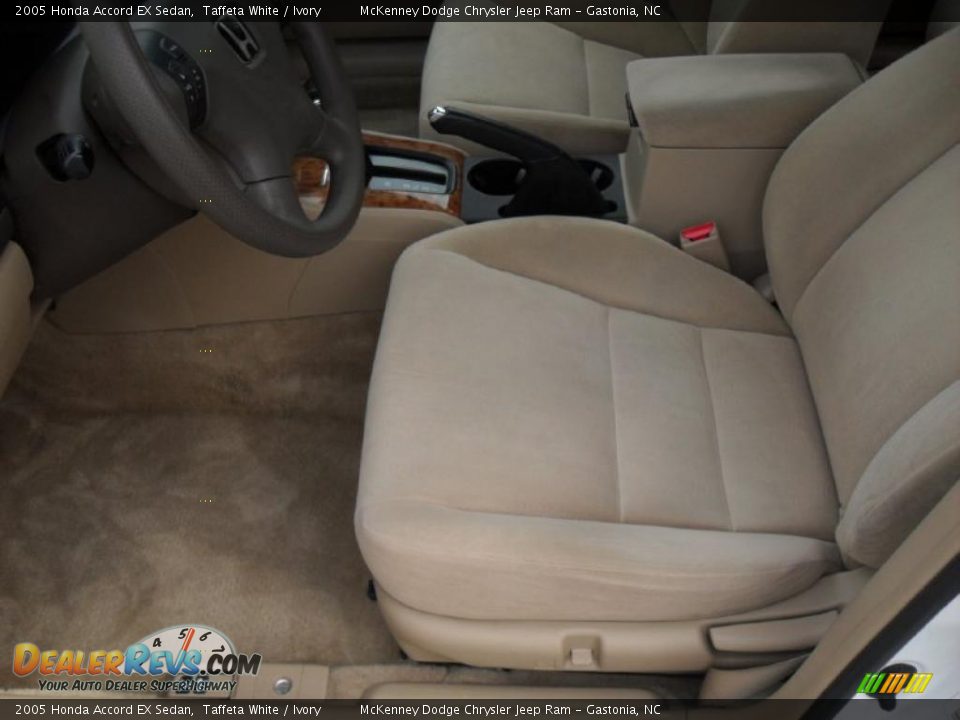 2005 Honda Accord EX Sedan Taffeta White / Ivory Photo #7
