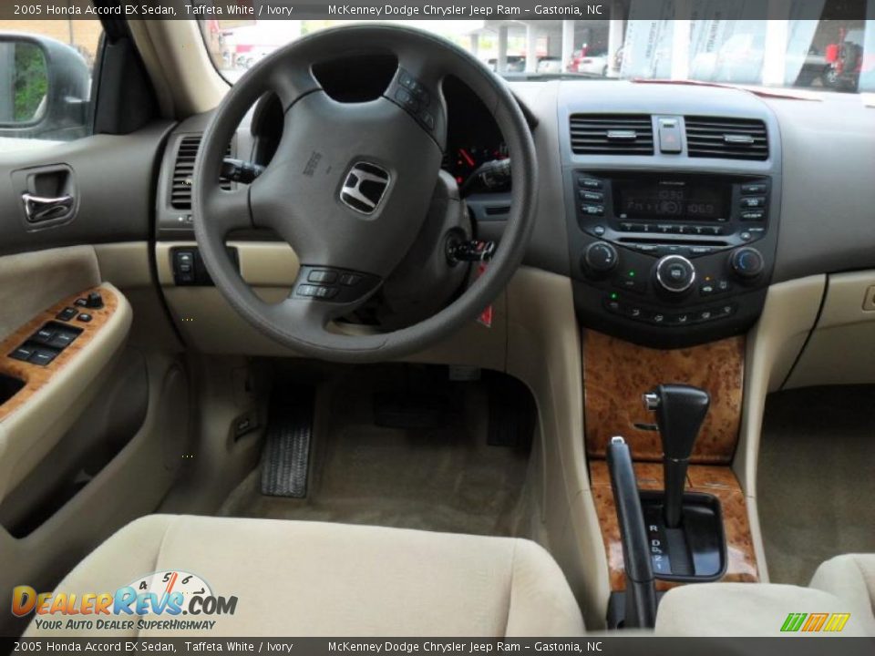 2005 Honda Accord EX Sedan Taffeta White / Ivory Photo #14