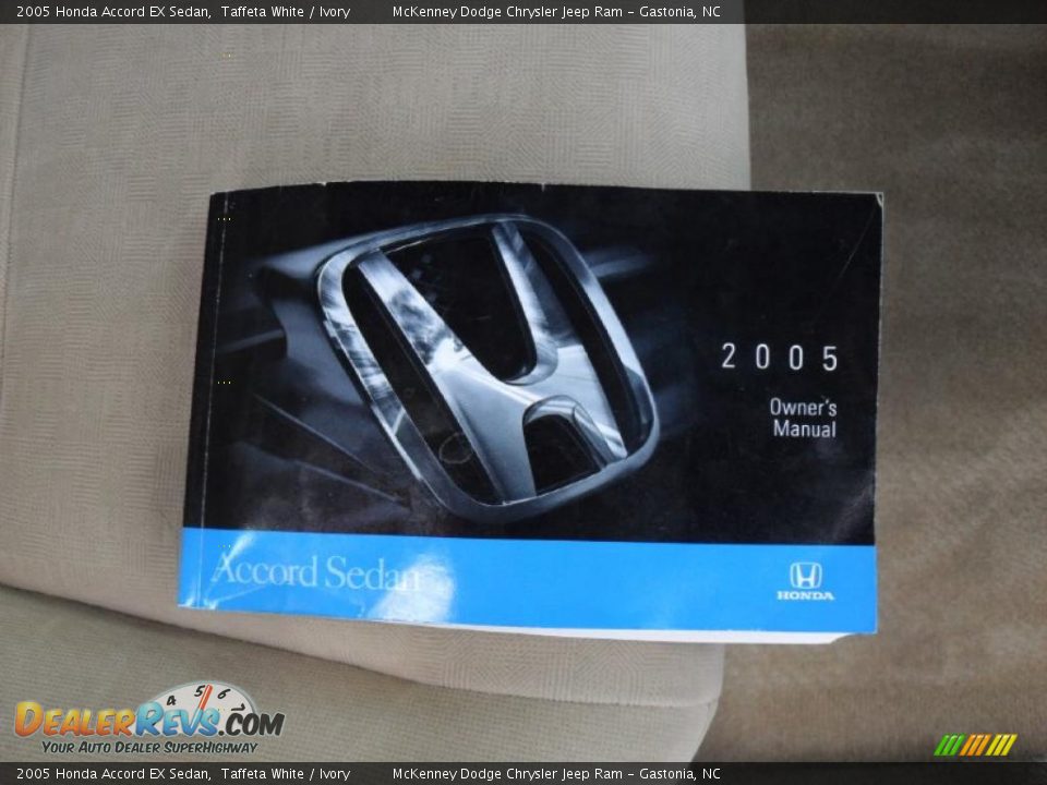 2005 Honda Accord EX Sedan Taffeta White / Ivory Photo #20