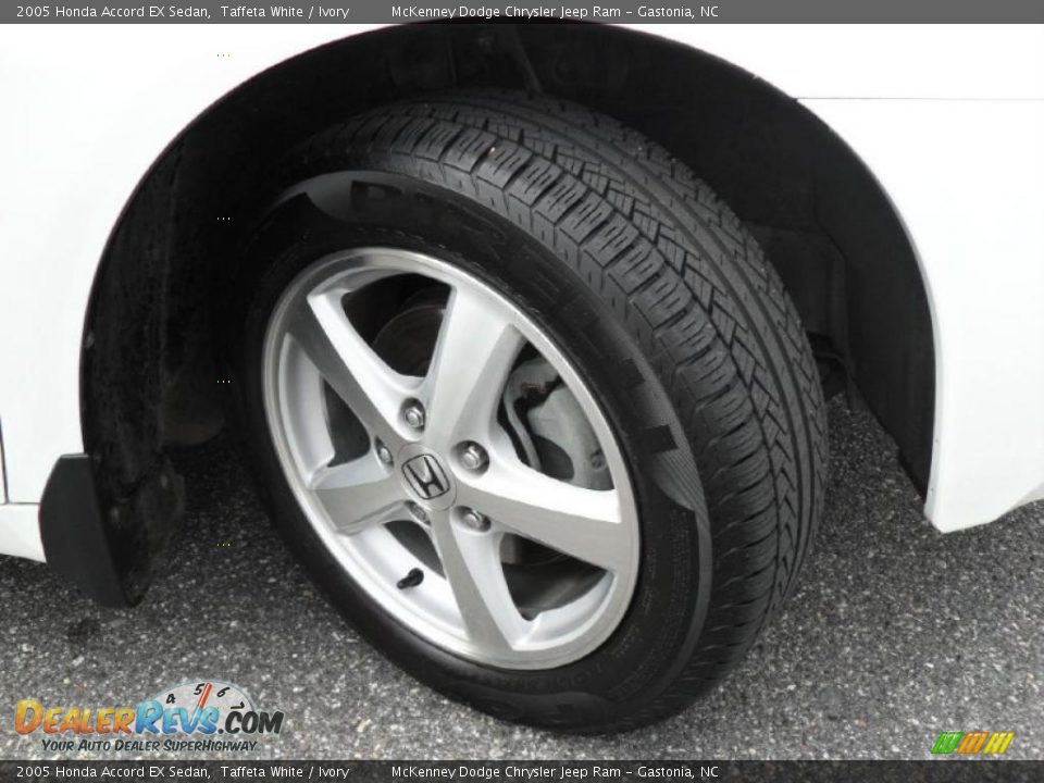 2005 Honda Accord EX Sedan Taffeta White / Ivory Photo #23