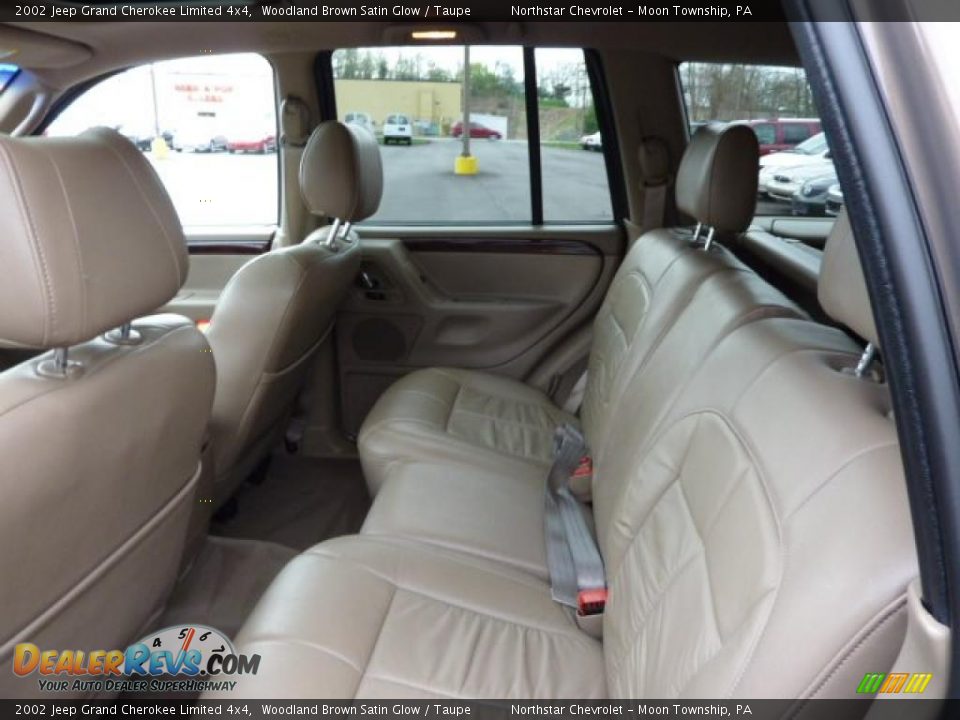 Taupe Interior - 2002 Jeep Grand Cherokee Limited 4x4 Photo #9