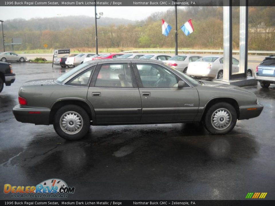 1996 Buick Regal Custom Sedan Medium Dark Lichen Metallic / Beige Photo #3