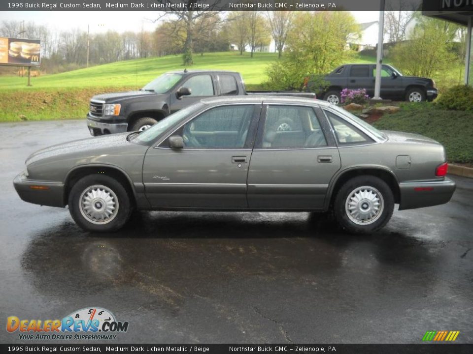 Medium Dark Lichen Metallic 1996 Buick Regal Custom Sedan Photo #6