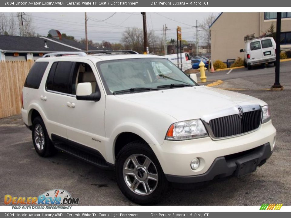 2004 Lincoln Aviator Luxury AWD Ceramic White Tri Coat / Light Parchment Photo #3