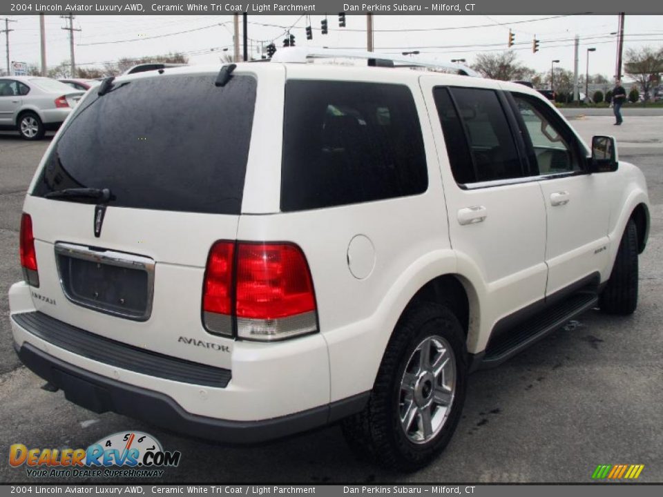 2004 Lincoln Aviator Luxury AWD Ceramic White Tri Coat / Light Parchment Photo #6