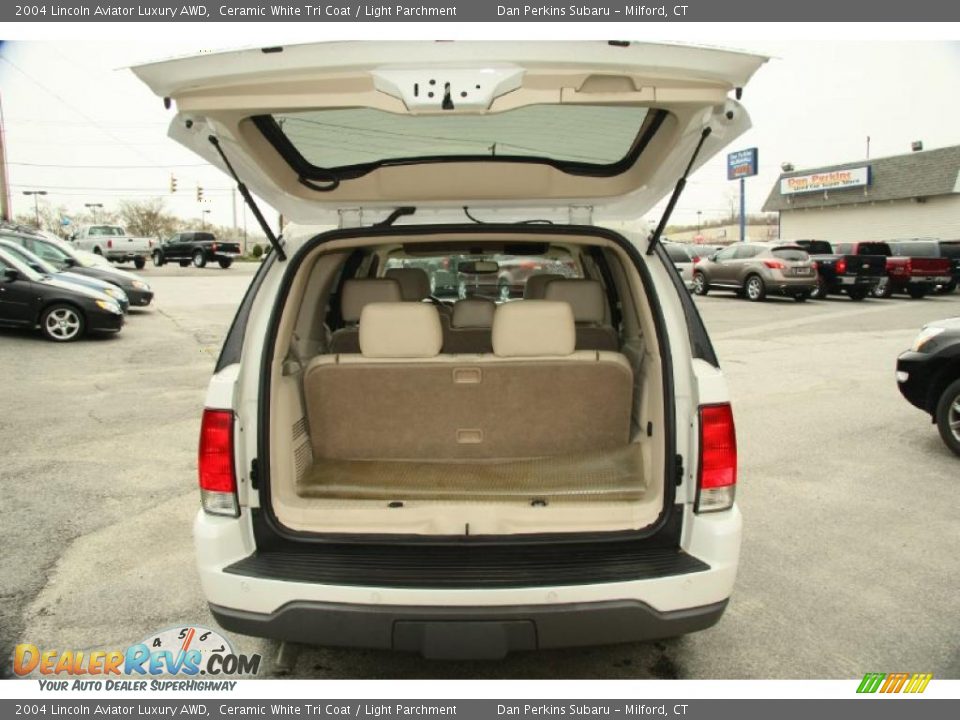 2004 Lincoln Aviator Luxury AWD Trunk Photo #8